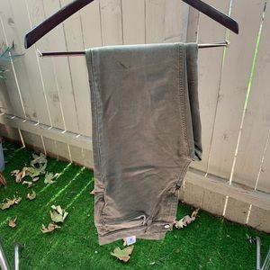 BANANA REPUBLIC TRAVELER CHINO // 34X34
